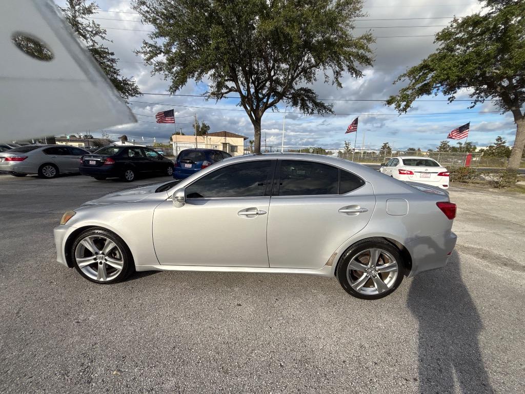 2011 Lexus IS 250's photo