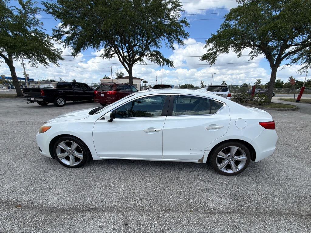 2013 Acura ILX Premium