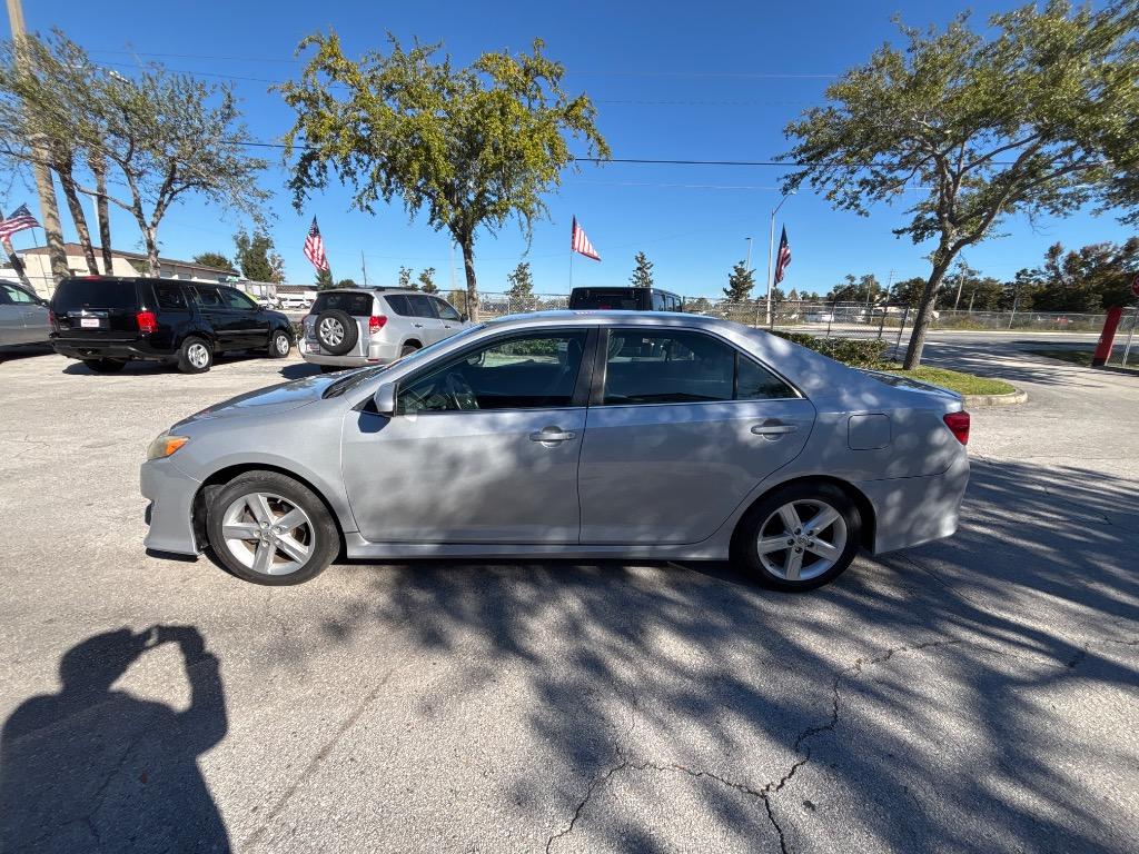 2014 Toyota Camry SE