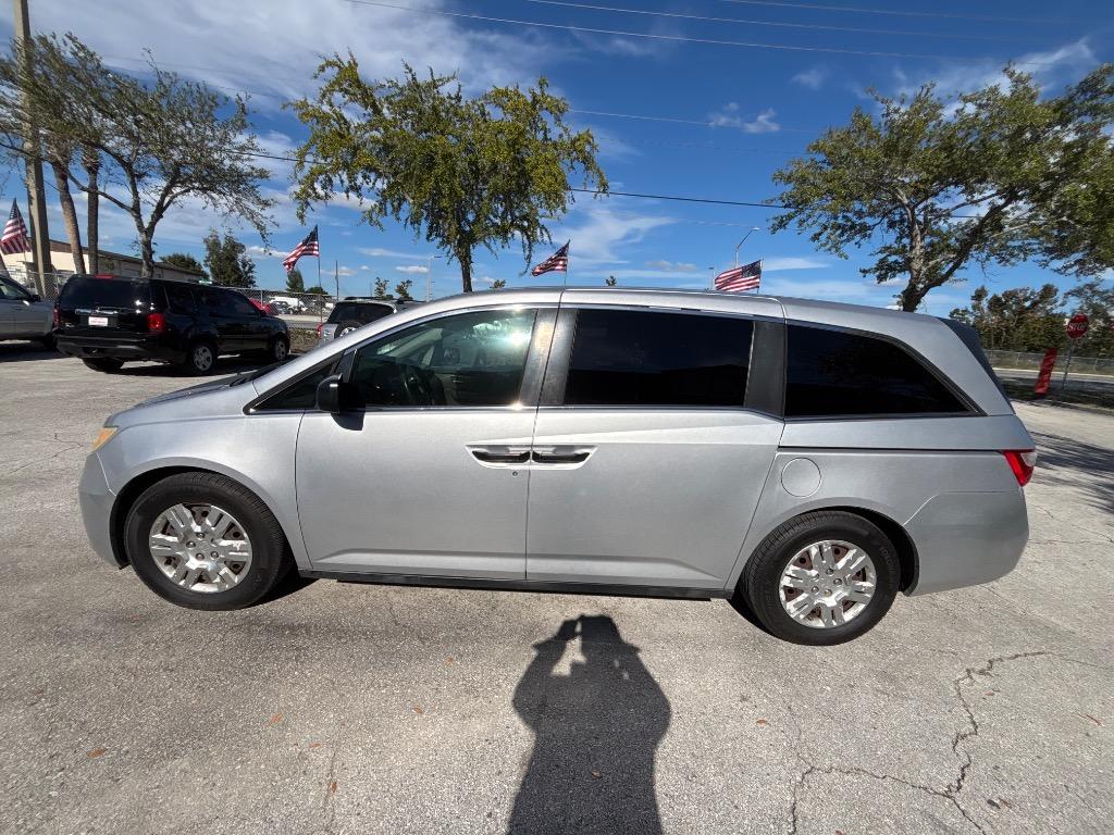 2013 Honda Odyssey LX's photo