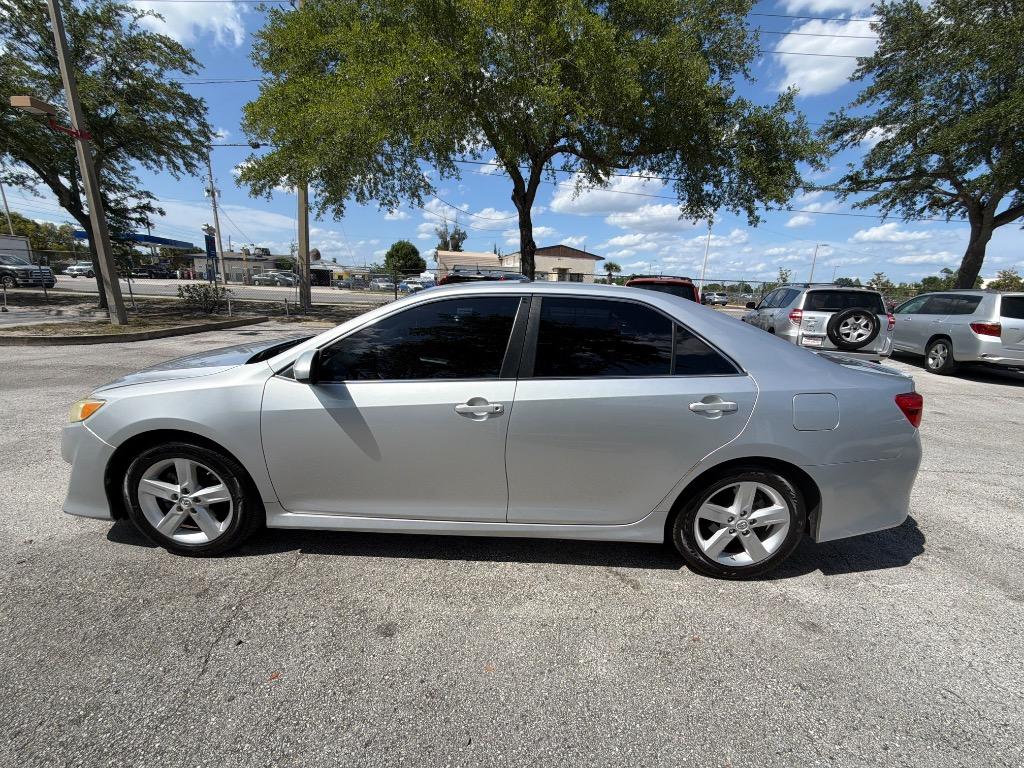 2014 Toyota Camry SE