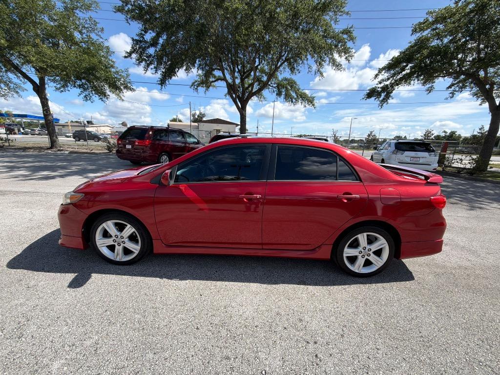 2013 Toyota Corolla's photo